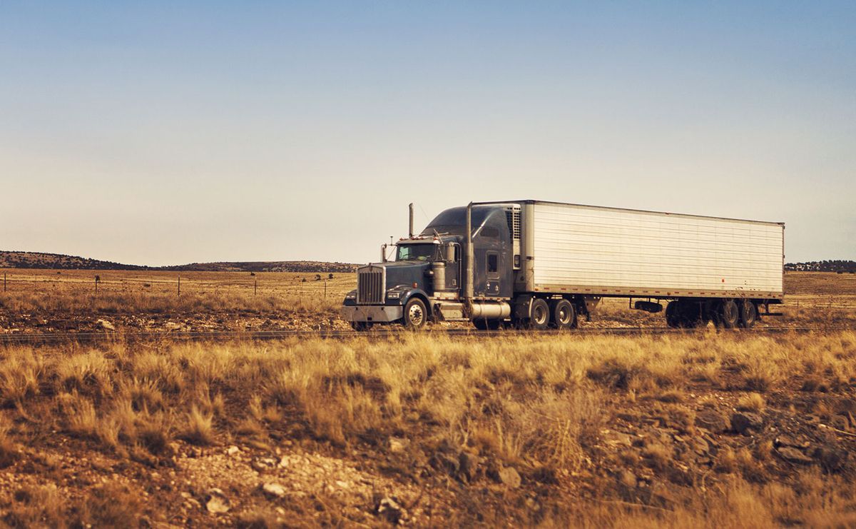 Triangle indicating displacement vectors 25 m east and then 30 m north